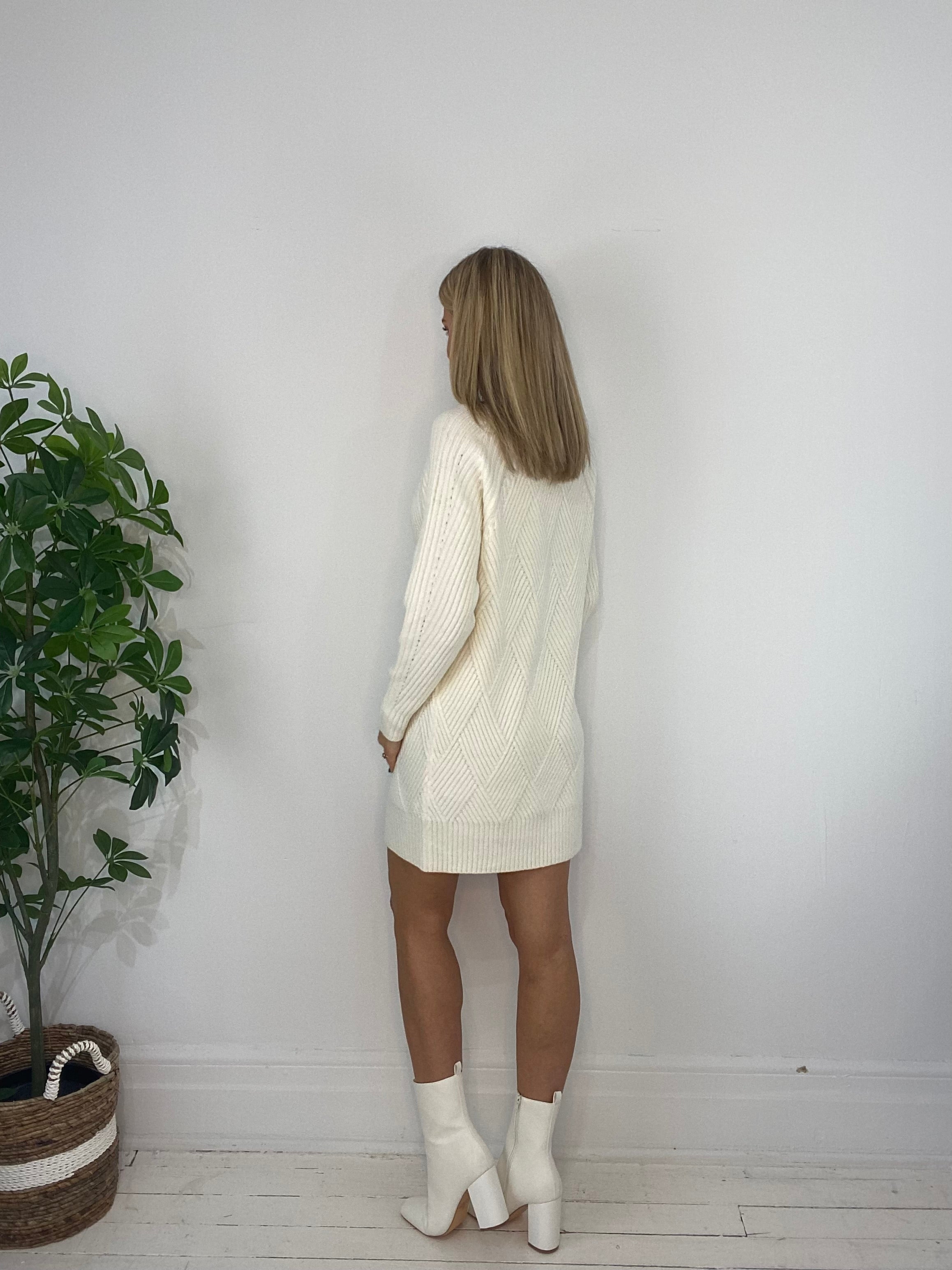 8230038 SWEATER DRESS