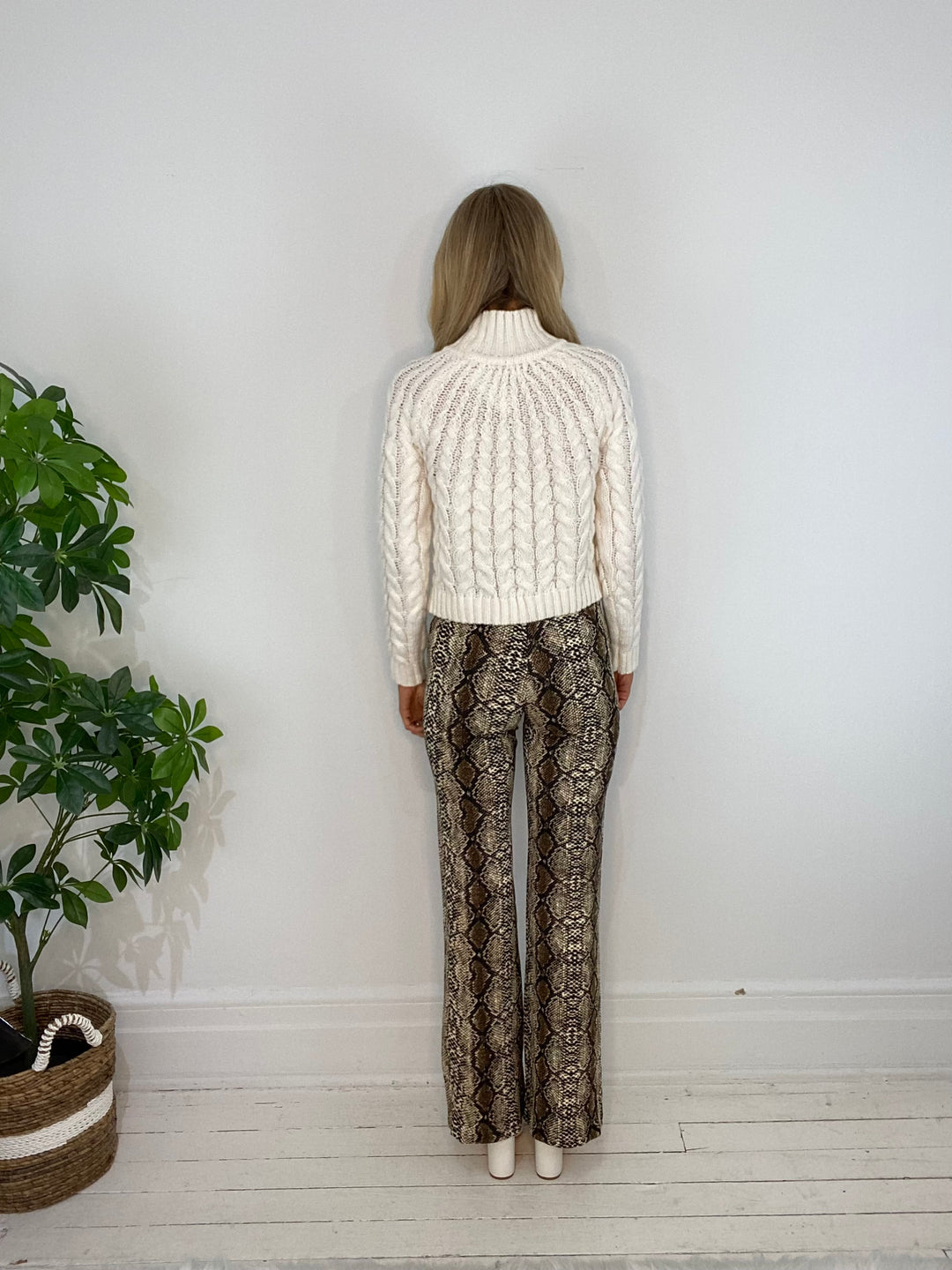 11230067 SWEATER