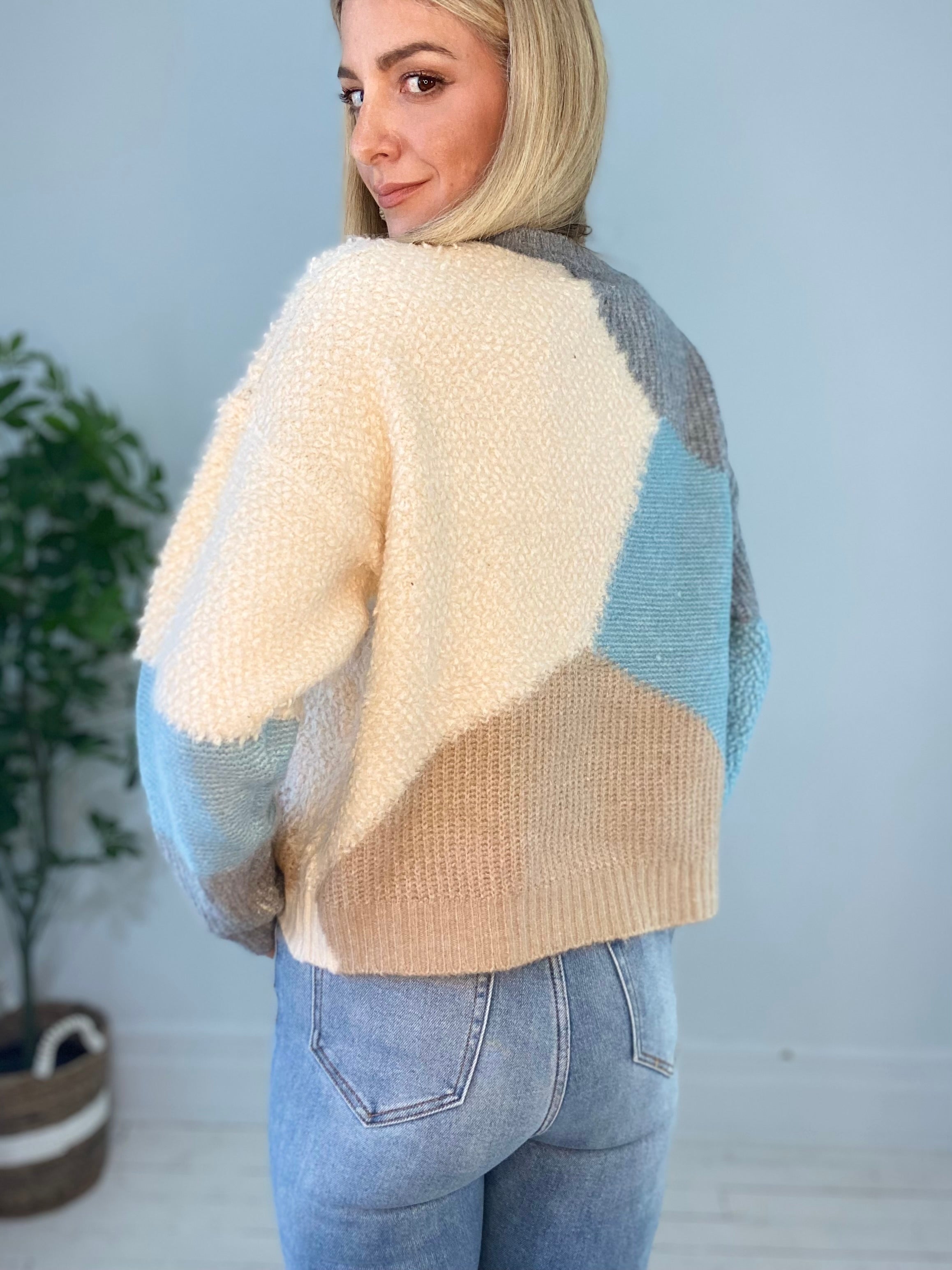 8230040 SWEATER