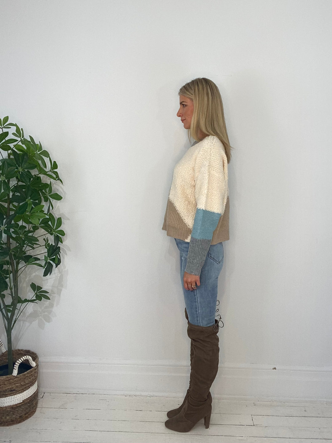 8230040 SWEATER