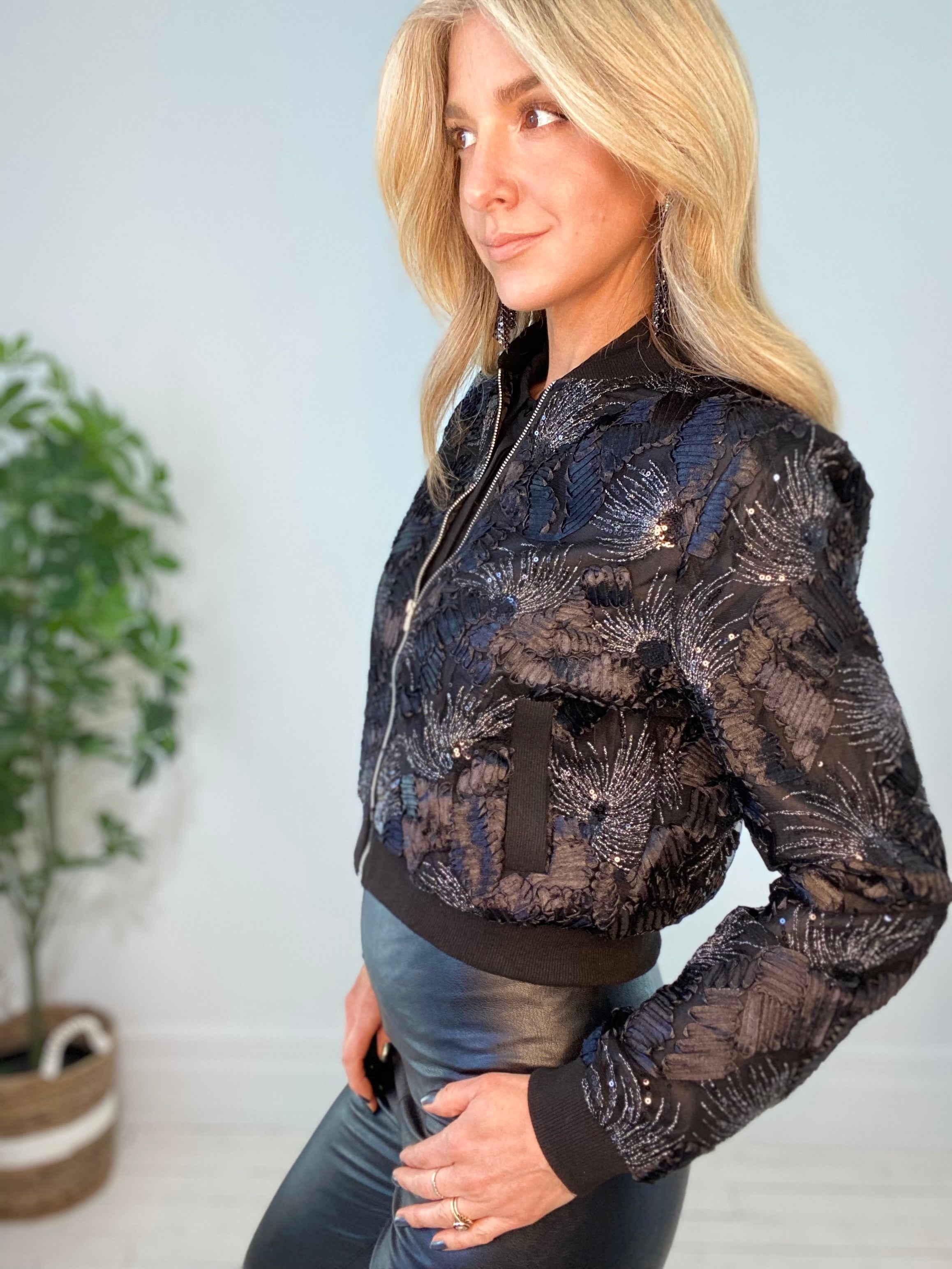 8230020 BOMBER JACKET