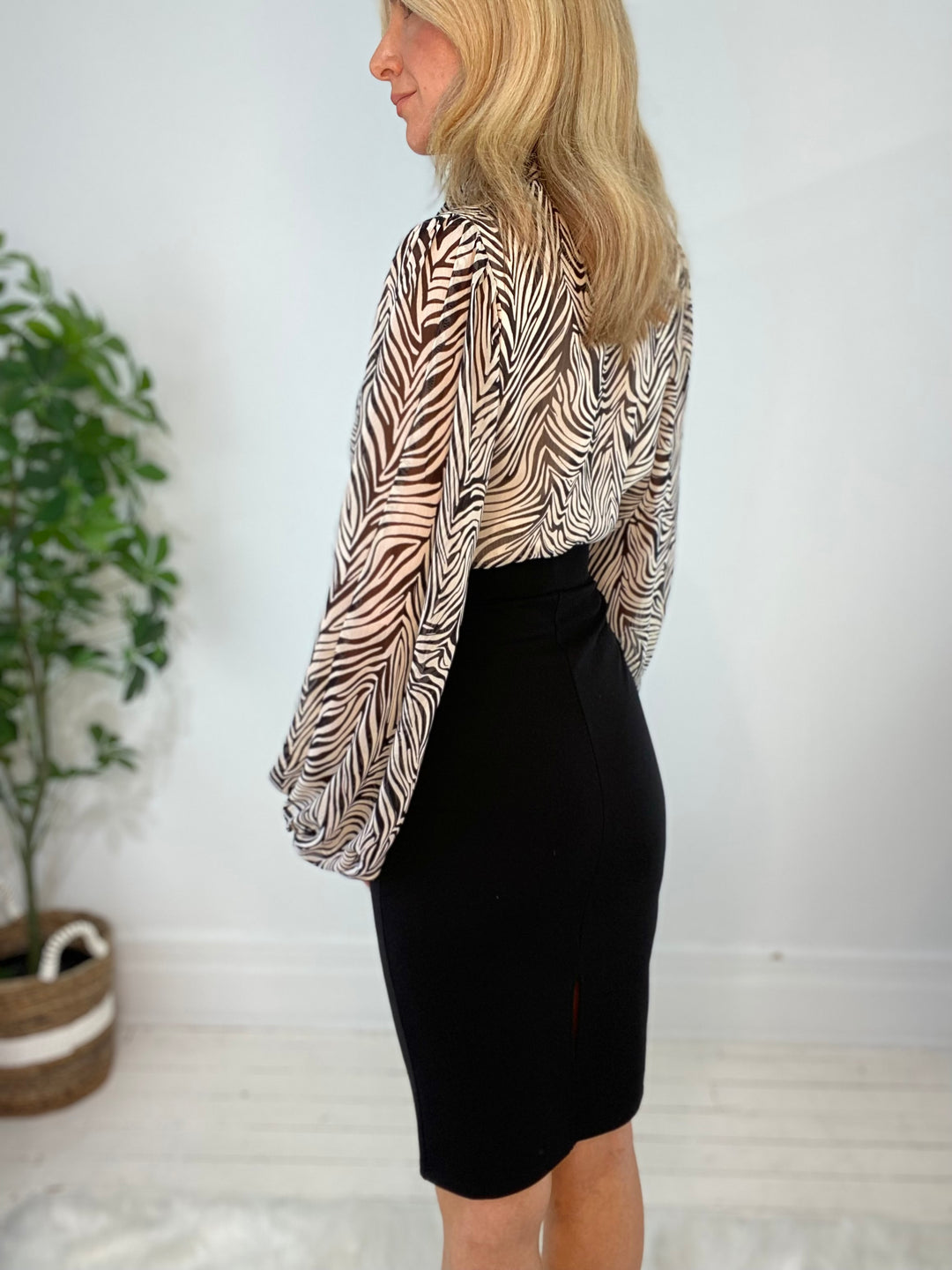 8230173 SKIRT