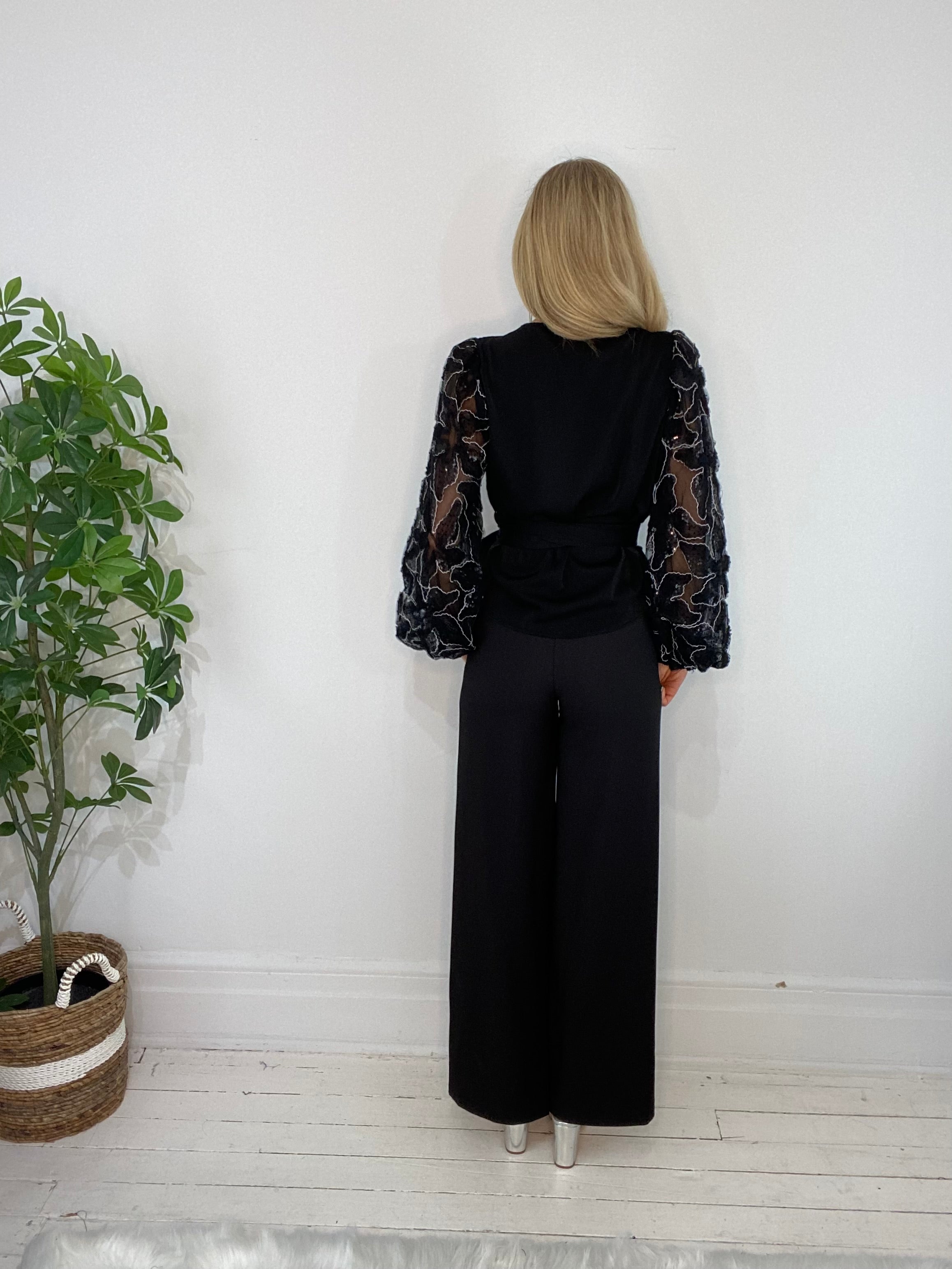 8230024 TOP