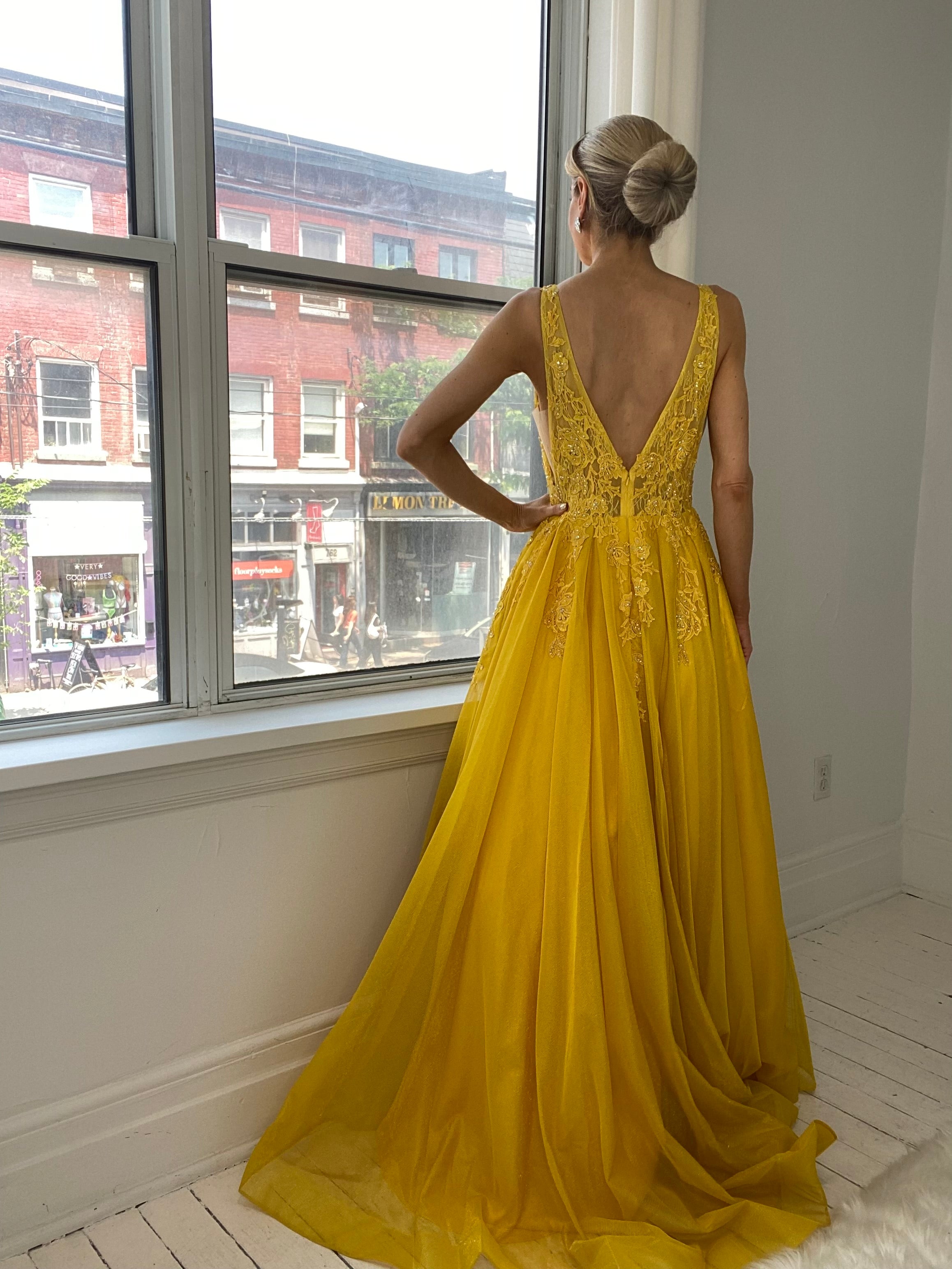 POISE GOWN