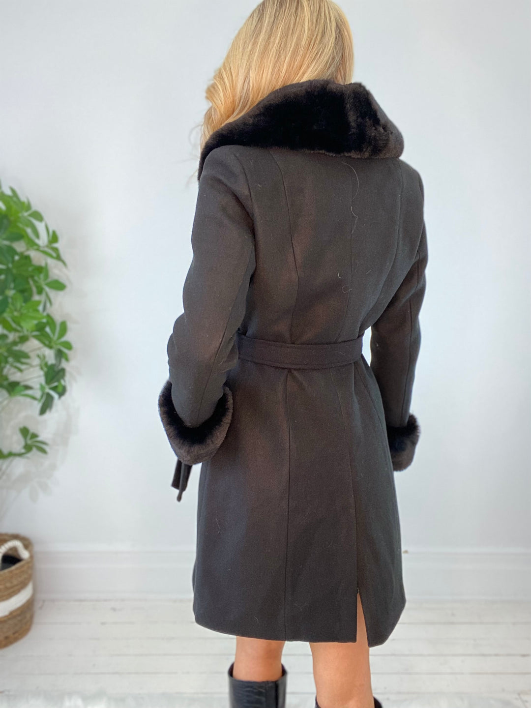 9220238 COAT