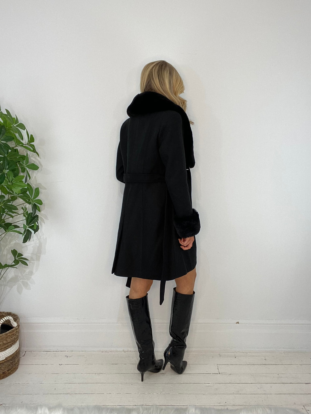 9220238 COAT