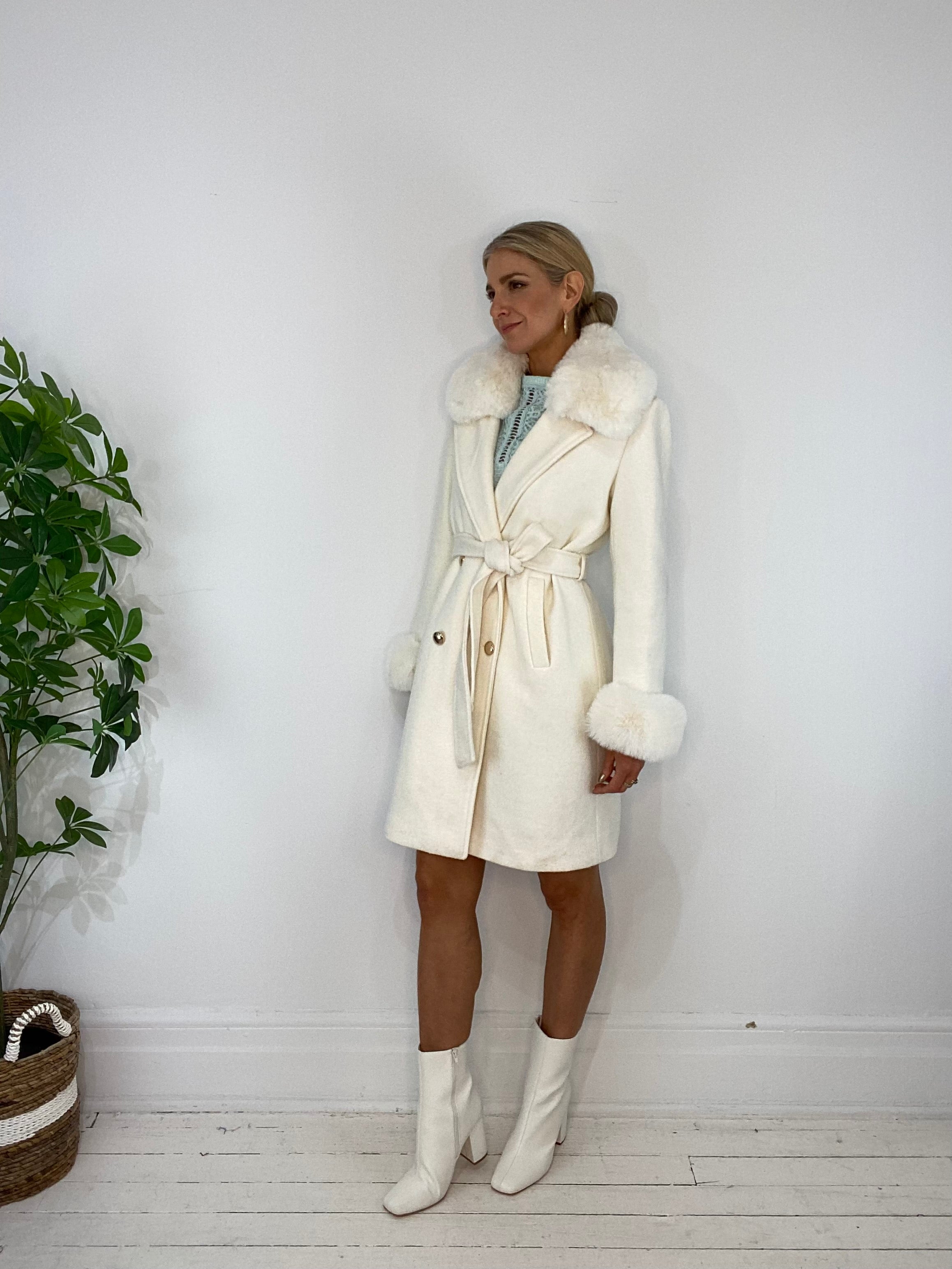 9220239 COAT