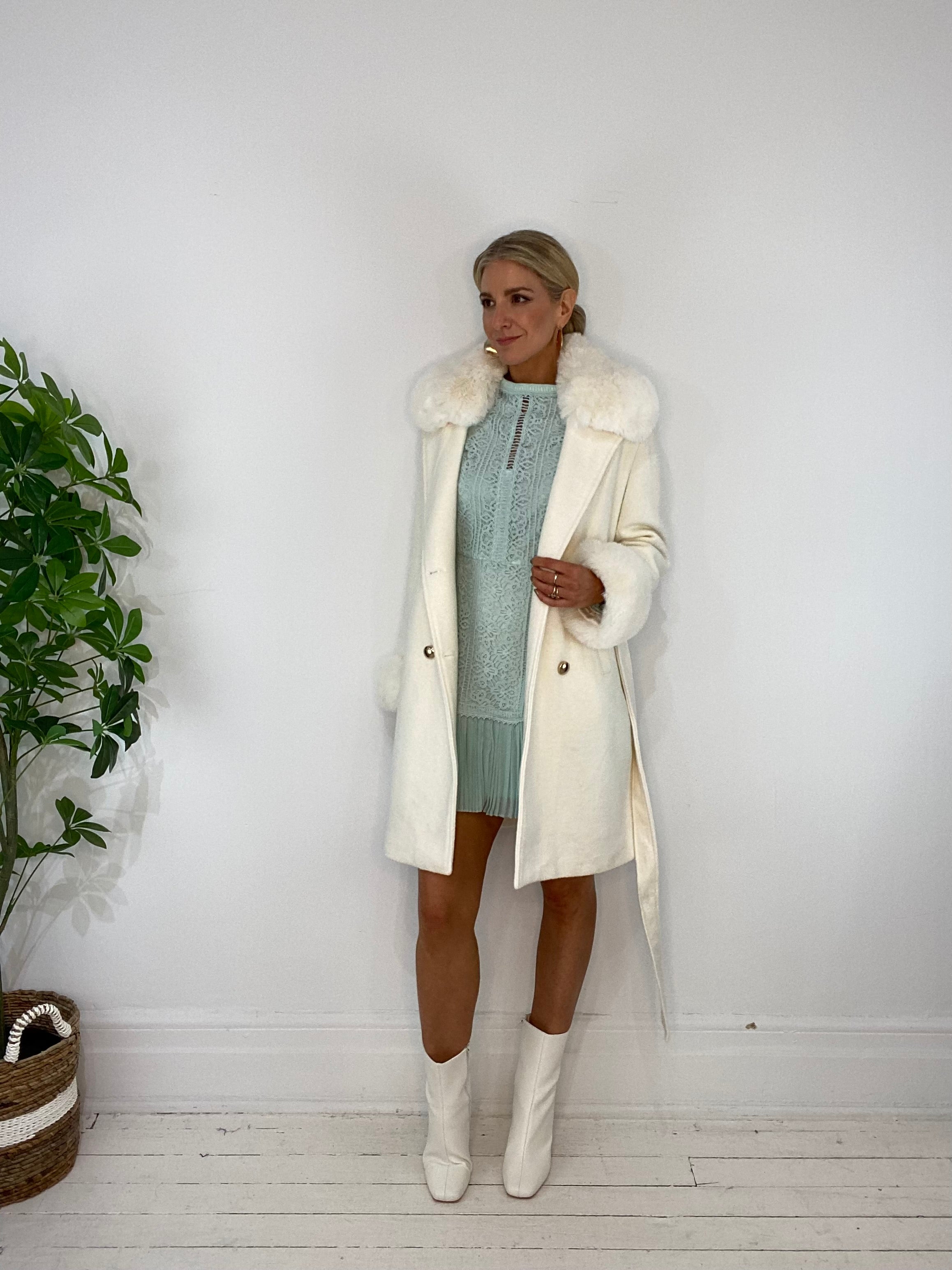 9220239 COAT