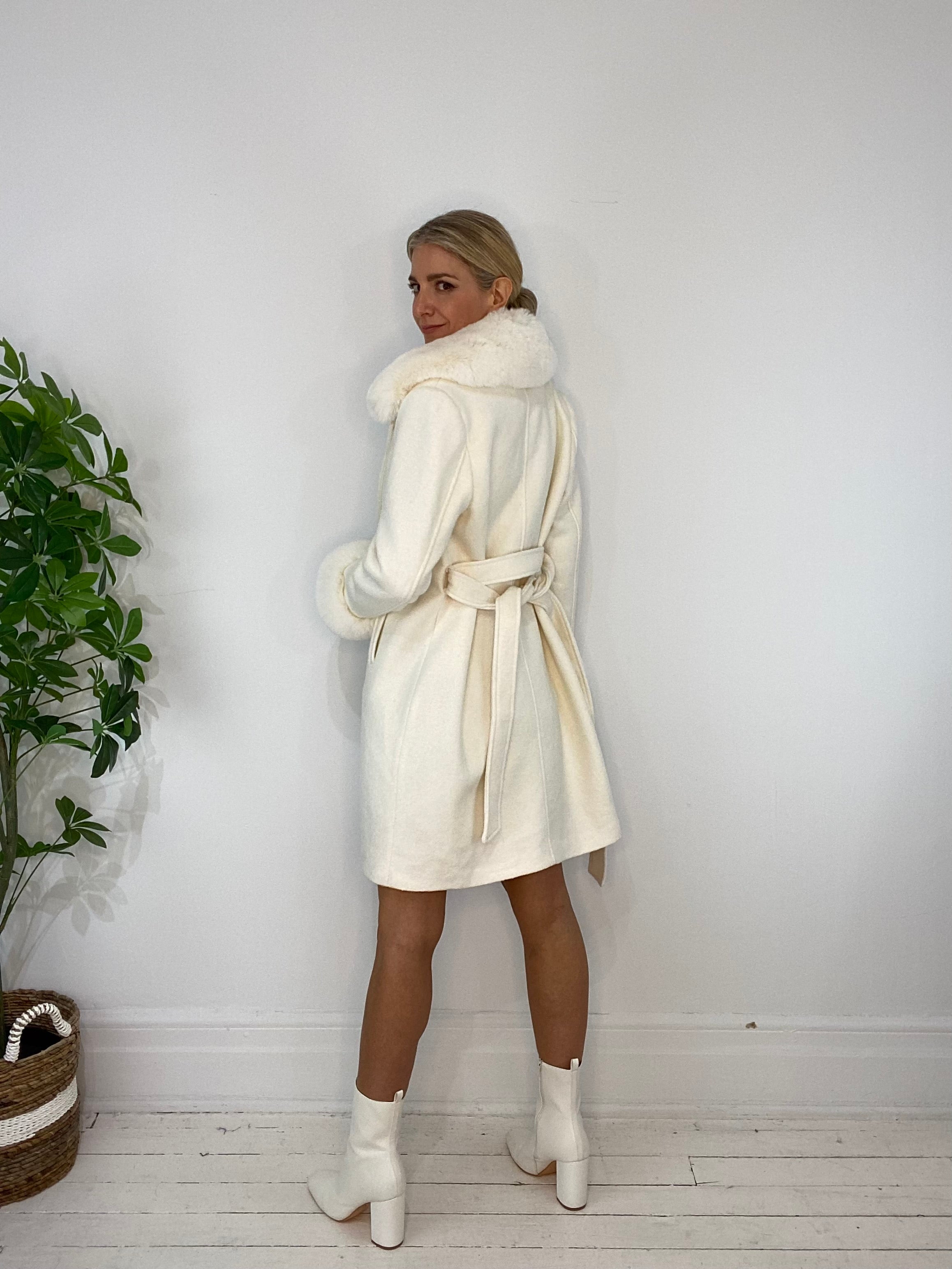 9220239 COAT