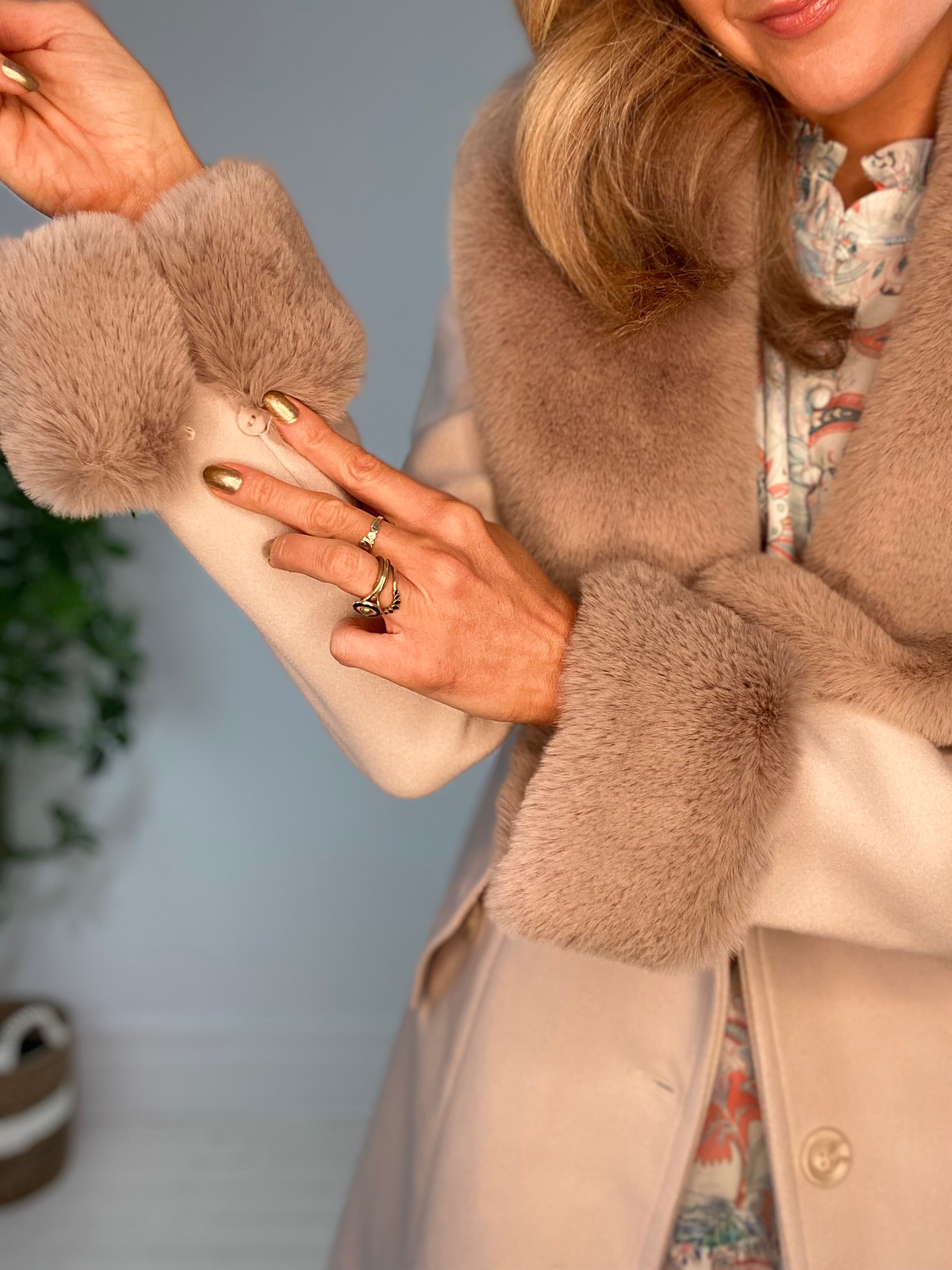 9220237 COAT