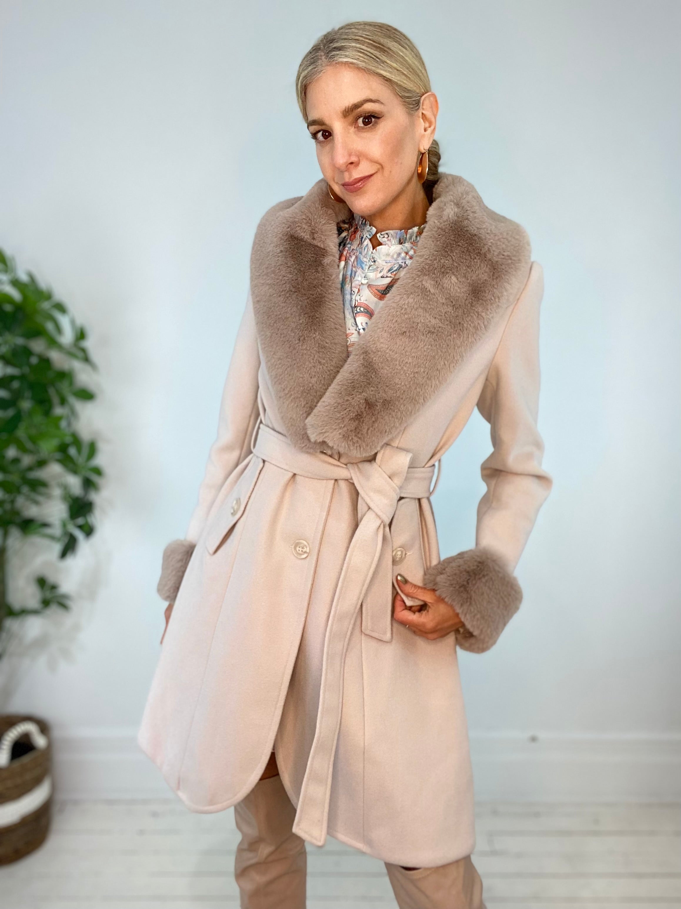 9220237 COAT
