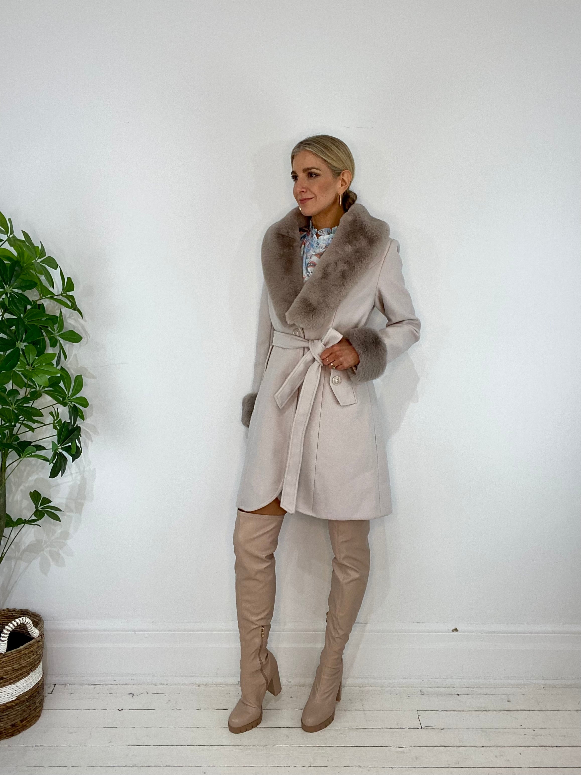 9220237 COAT