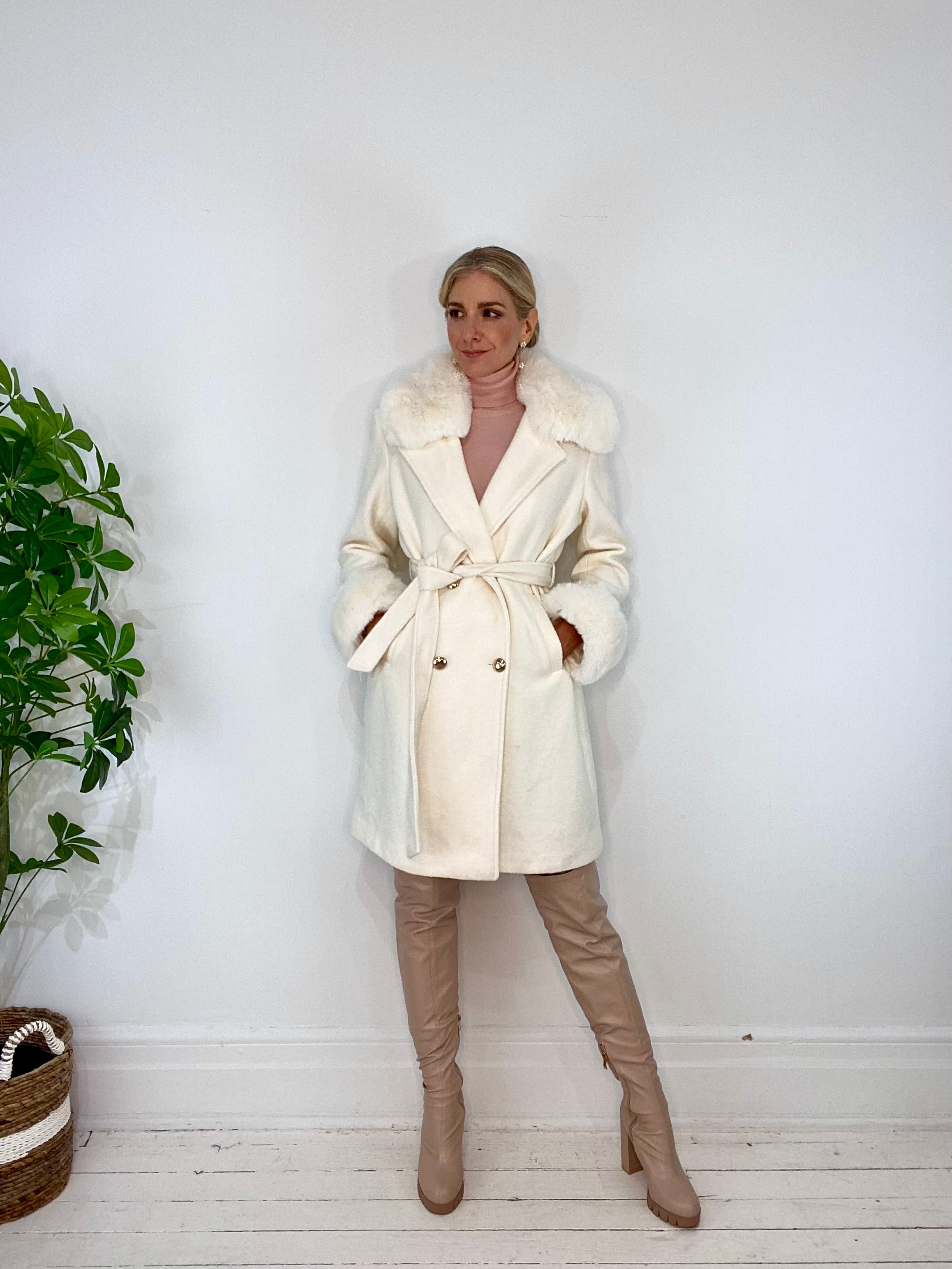 9220239 COAT