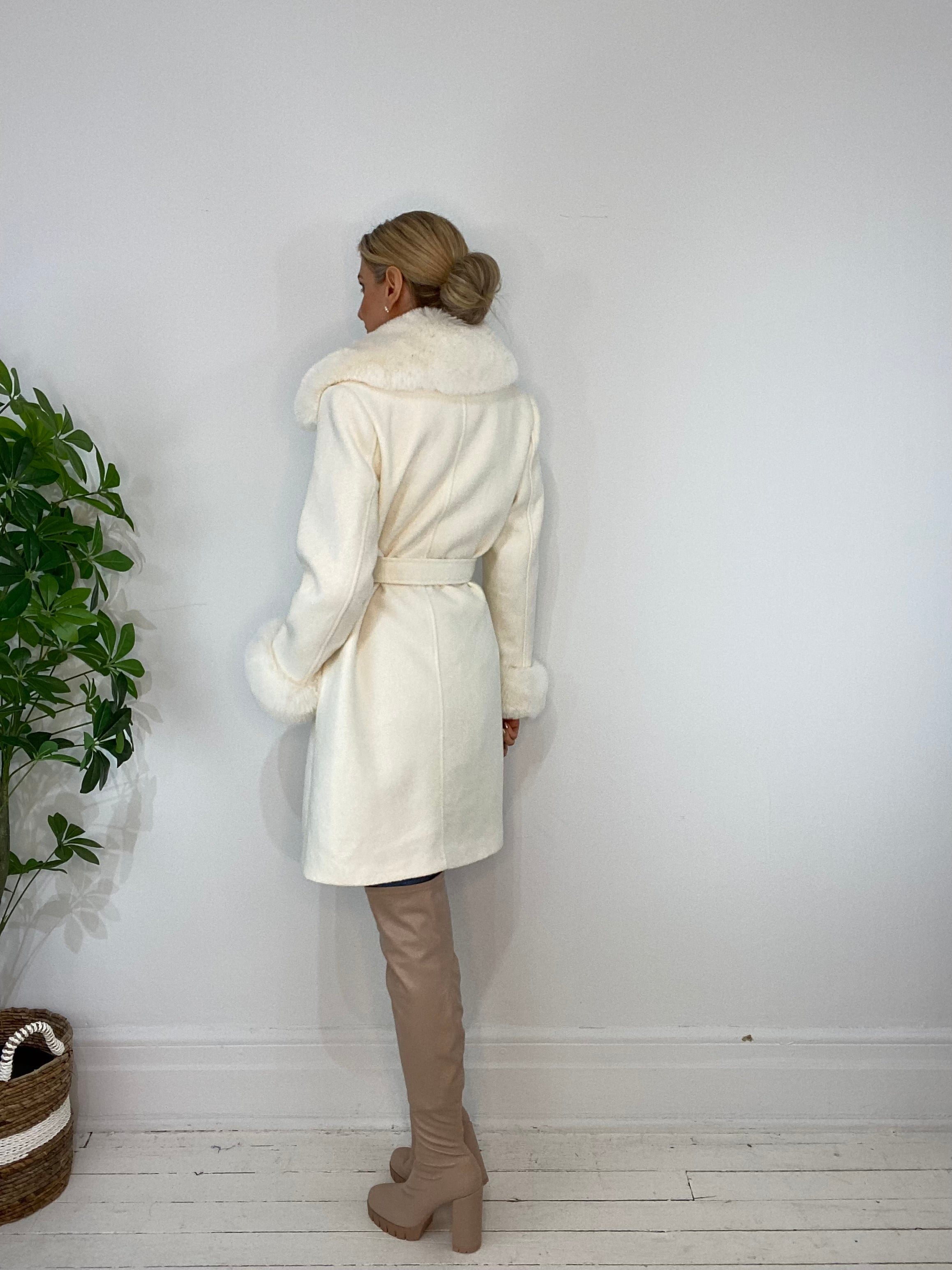 9220239 COAT