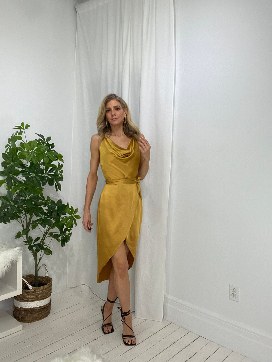 9220231 DRESS