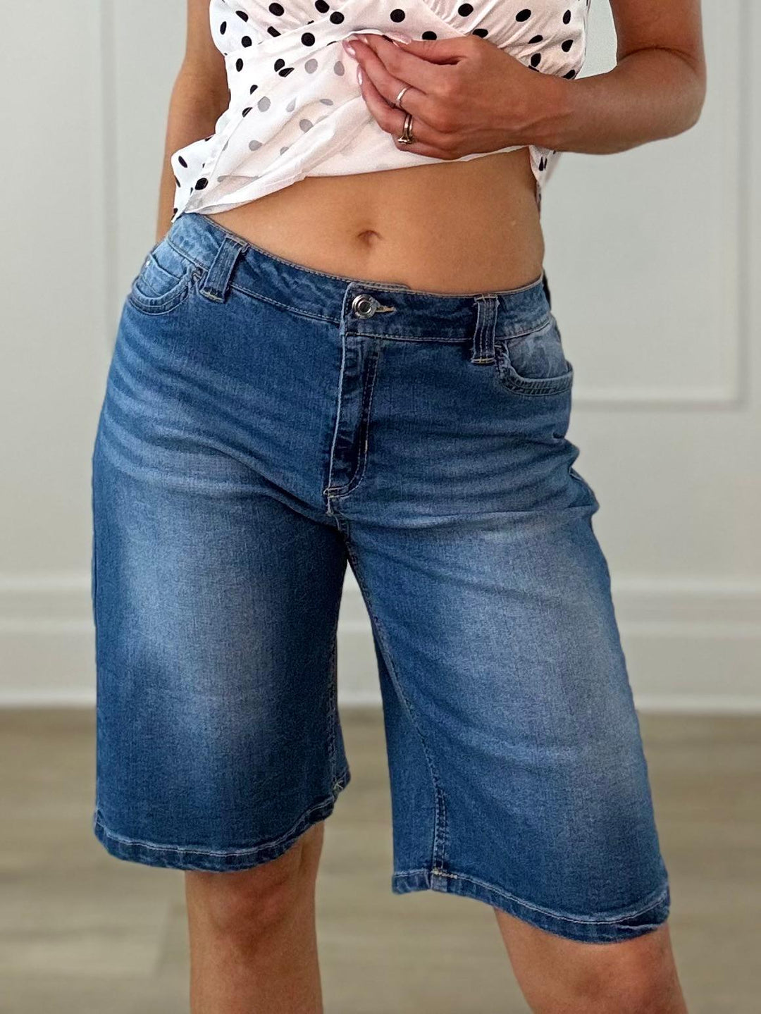 4260102 SHORTS
