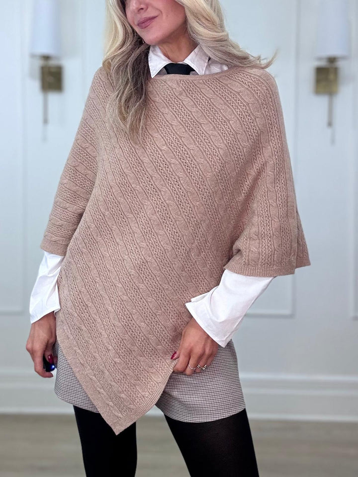 8260049 PONCHO