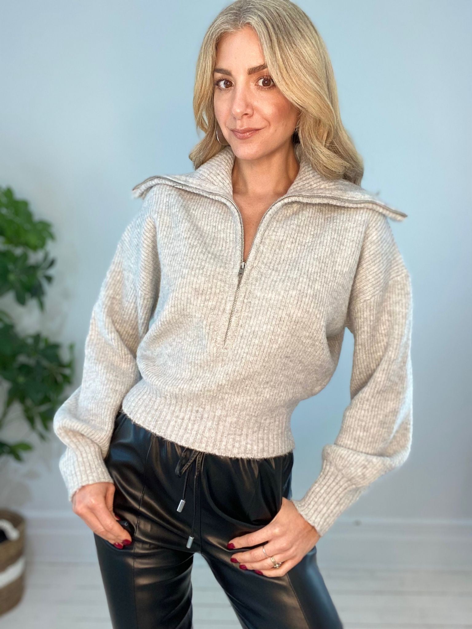 11230068 SWEATER