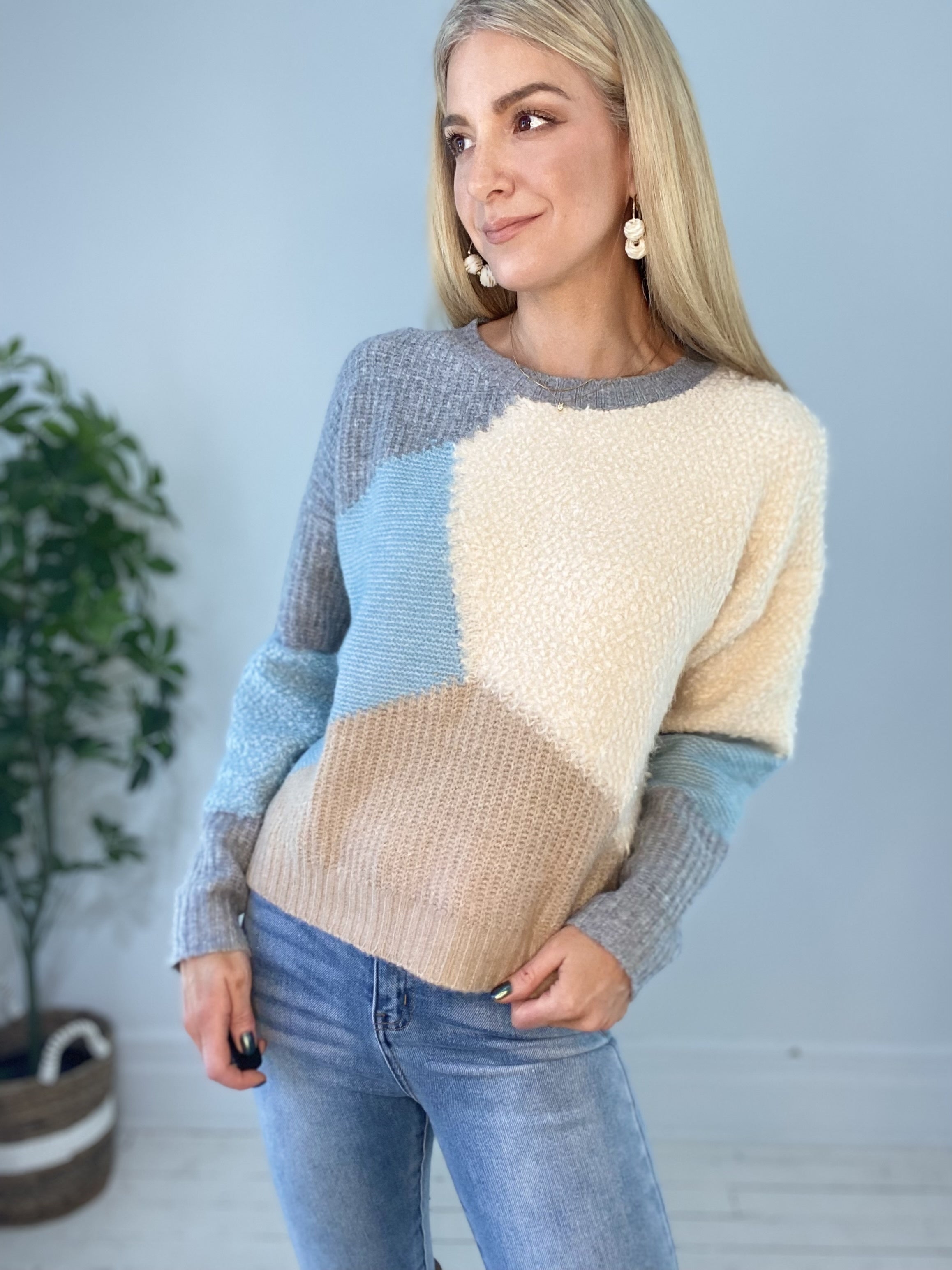 8230040 SWEATER