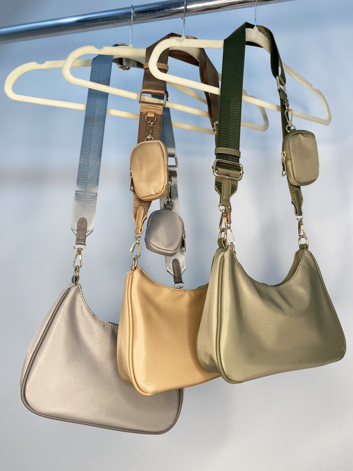 8230263 HANDBAG